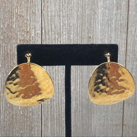 Vintage Hammered Shaped Disc Clip-on Earrings - Picture 6 of 8